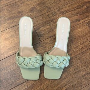 Madden Girl Kitten Heel